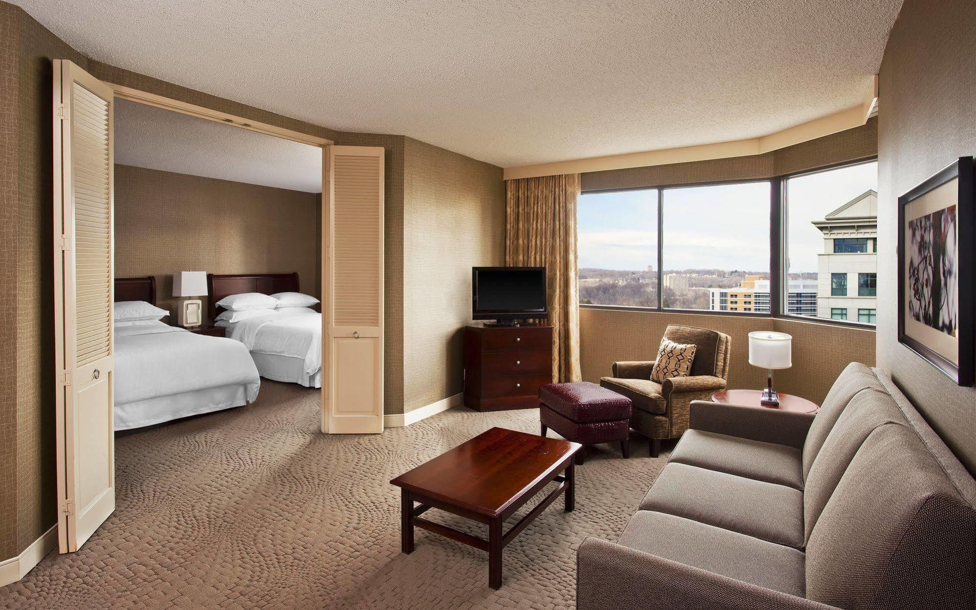 Sheraton Suites Wilmington Downtown Buitenkant foto